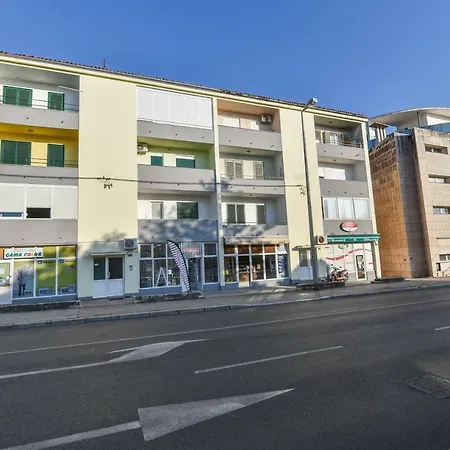 Daire Apartman Zaratina